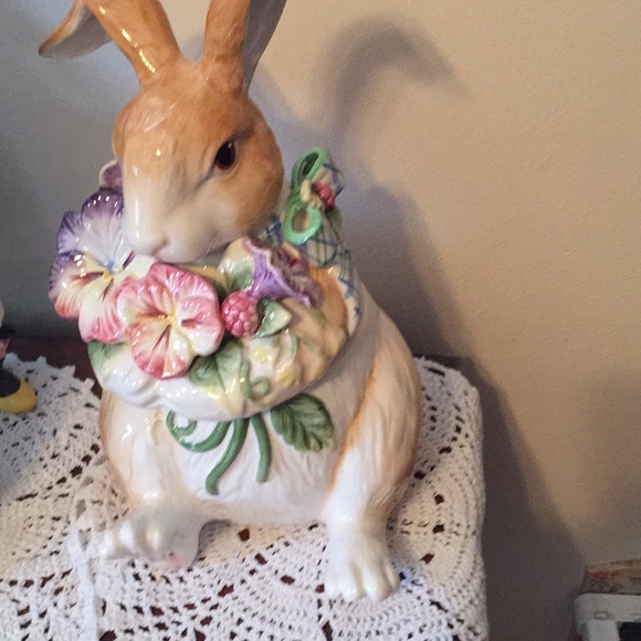 Fits and Floyd ceramic Easter bunny no chips ๐ท๐ท - Picture 3 of 4